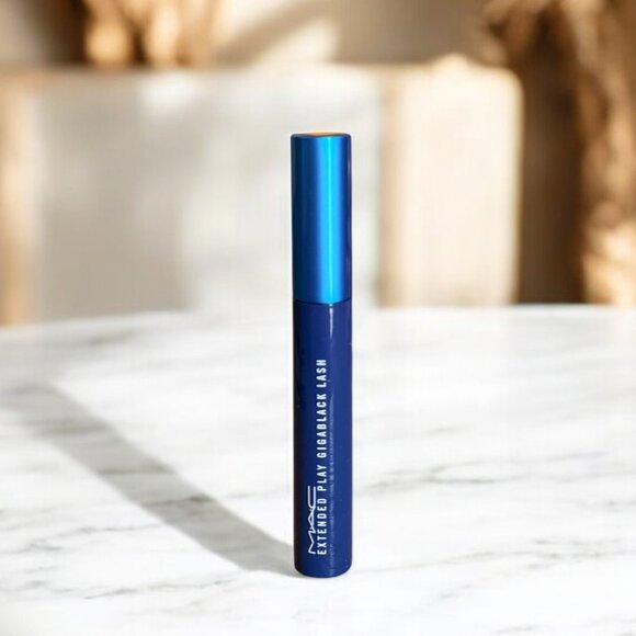 MAC Cosmetics NEW Extended Play Gigablack Lash Mascara - Picture 4 of 7